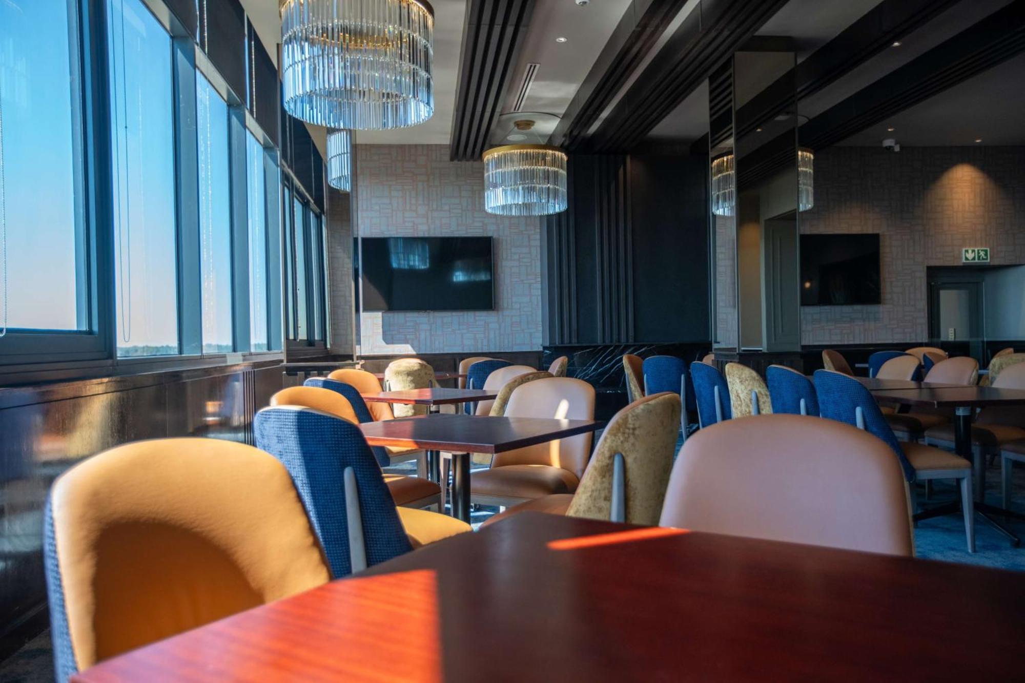 Radisson Hotel And Convention Centre Or Tambo Airport Йоханнесбург Экстерьер фото