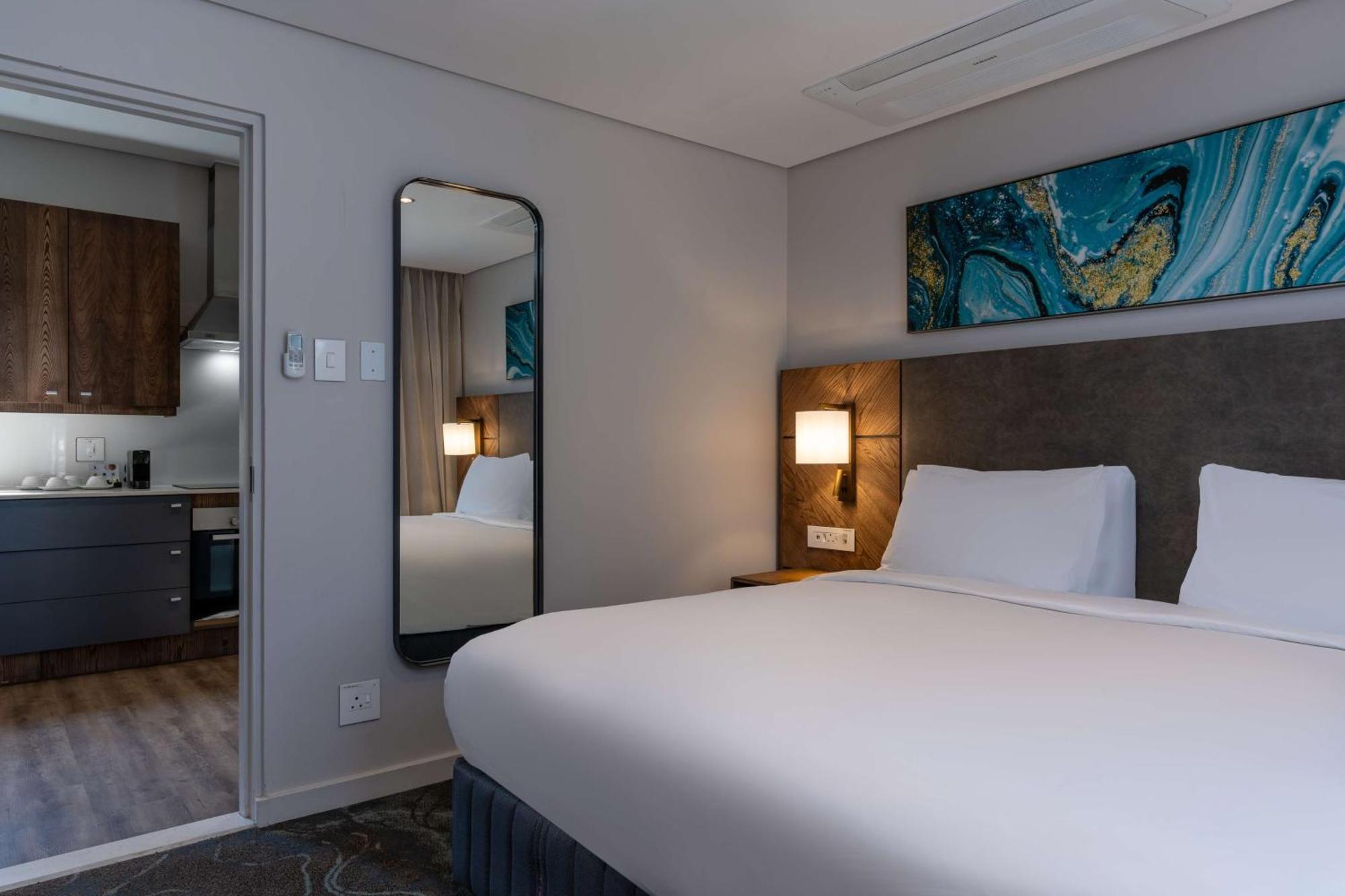 Radisson Hotel And Convention Centre Or Tambo Airport Йоханнесбург Экстерьер фото
