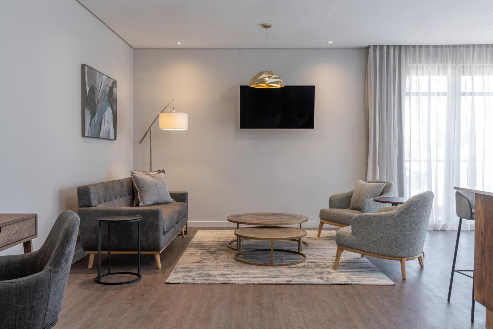 Radisson Hotel And Convention Centre Or Tambo Airport Йоханнесбург Экстерьер фото