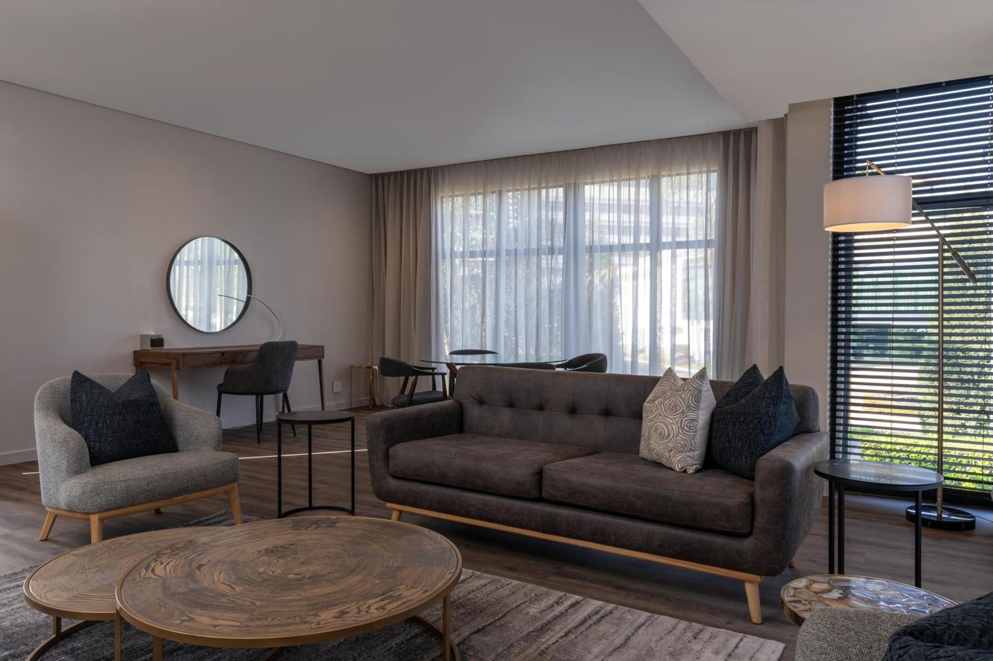Radisson Hotel And Convention Centre Or Tambo Airport Йоханнесбург Экстерьер фото