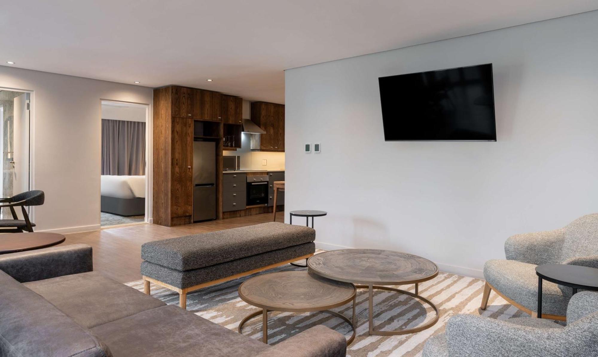 Radisson Hotel And Convention Centre Or Tambo Airport Йоханнесбург Экстерьер фото