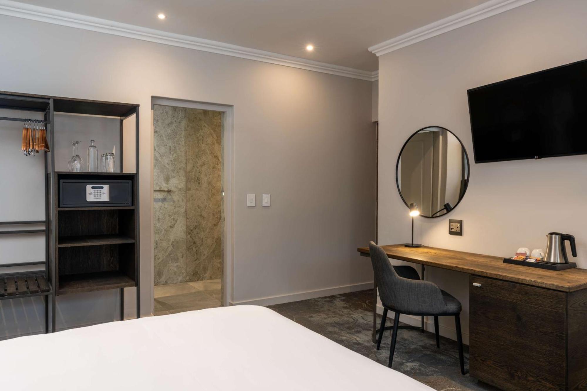 Radisson Hotel And Convention Centre Or Tambo Airport Йоханнесбург Экстерьер фото
